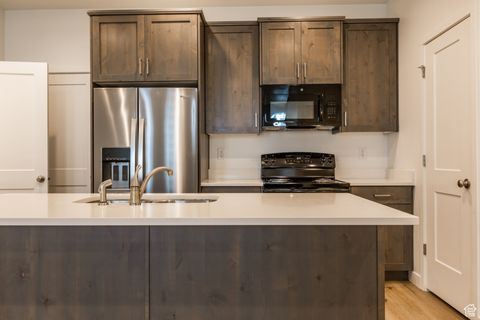 Tiny photo for 520 S ORCHARD DR #17, Bountiful, UT 84010 (MLS # 2118703)