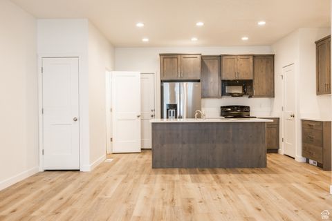 Tiny photo for 520 S ORCHARD DR #17, Bountiful, UT 84010 (MLS # 2118703)