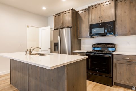 Tiny photo for 520 S ORCHARD DR #17, Bountiful, UT 84010 (MLS # 2118703)