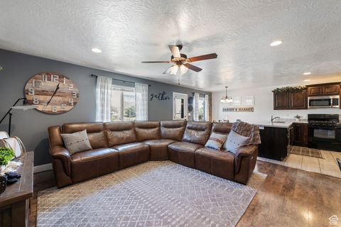 Tiny photo for 785 S PEACHTREE DR, Toquerville, UT 84774 (MLS # 2111788)