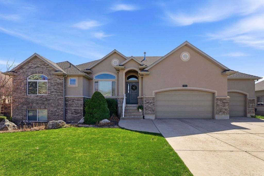 Photo of 557 MILLER WAY, Farmington, UT 84025 (MLS # 2146089)