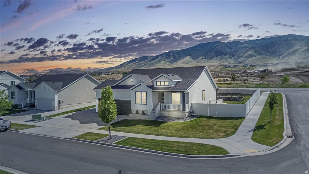 Photo of 2993 S YELLOW BILL DR, Saratoga Springs, UT 84045 (MLS # 2157911)