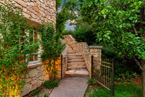 Tiny photo for 1347 N MOYLE DR, Alpine, UT 84004 (MLS # 2172264)
