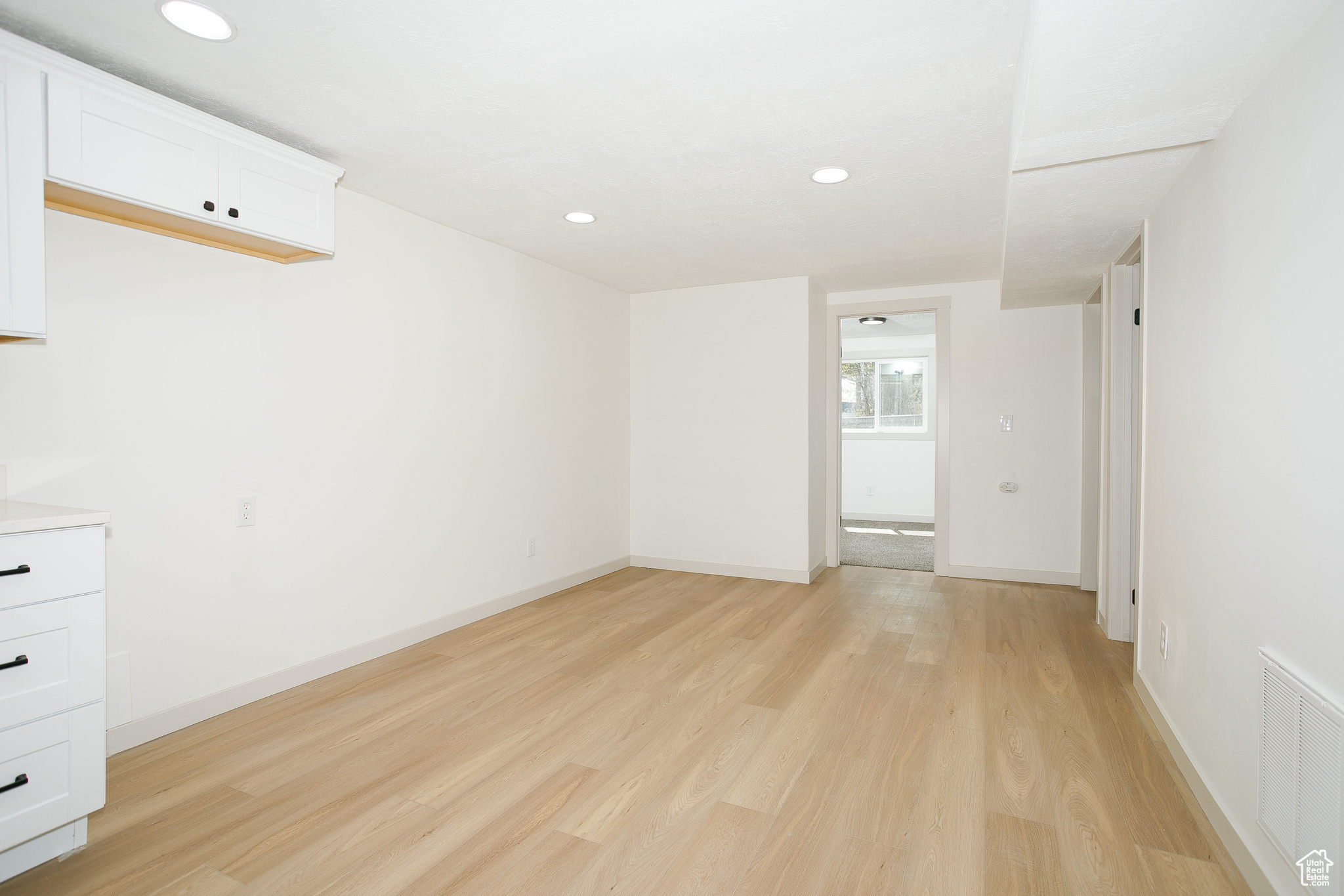 MEADOW BROOK - Residential