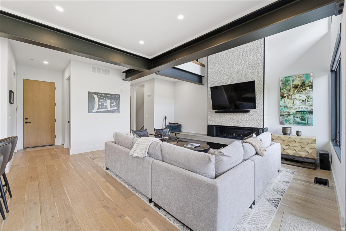 RIDGE AT CANYONS VILLAGE - Residential