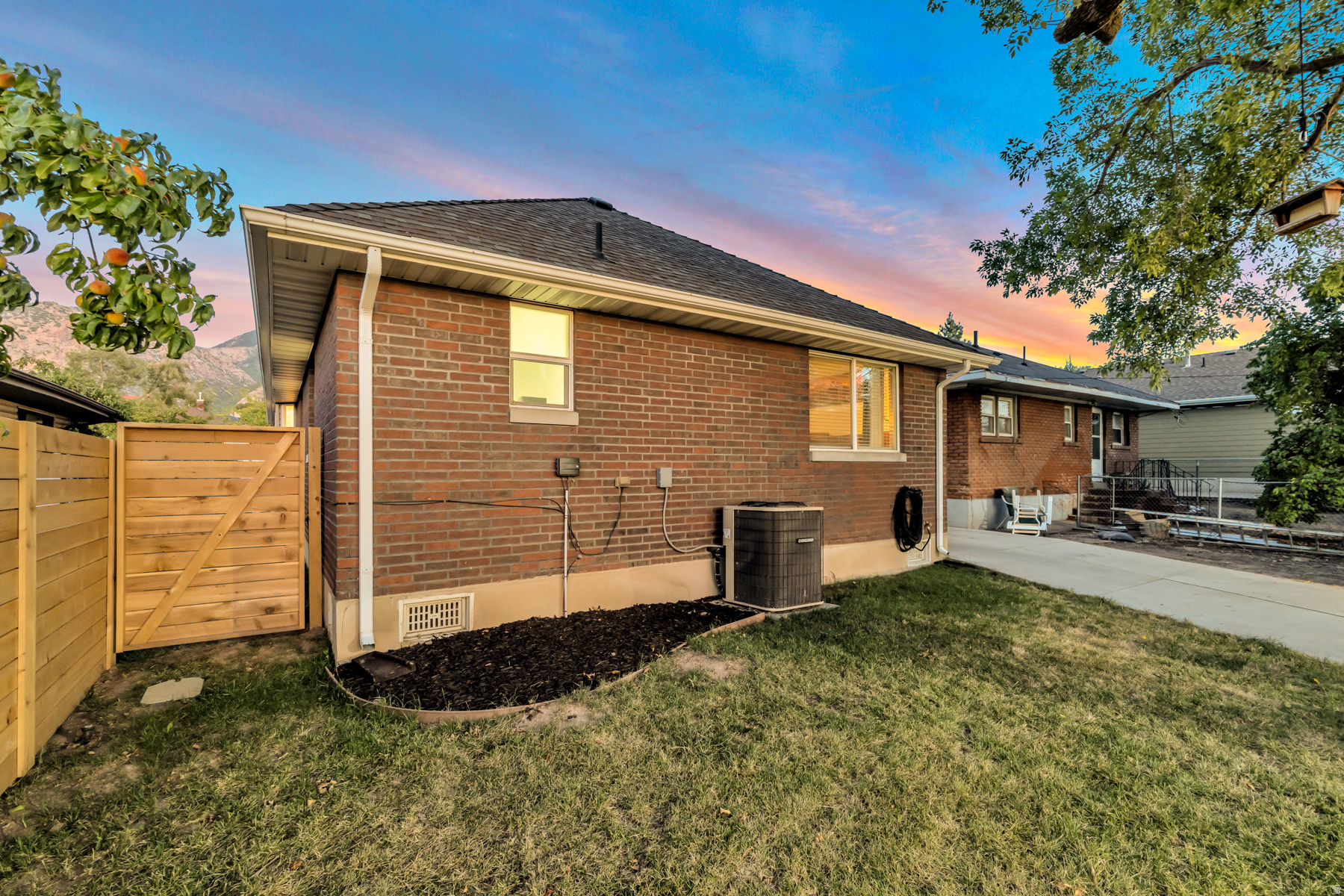 THOMPSON & DIETERS - Residential Lease