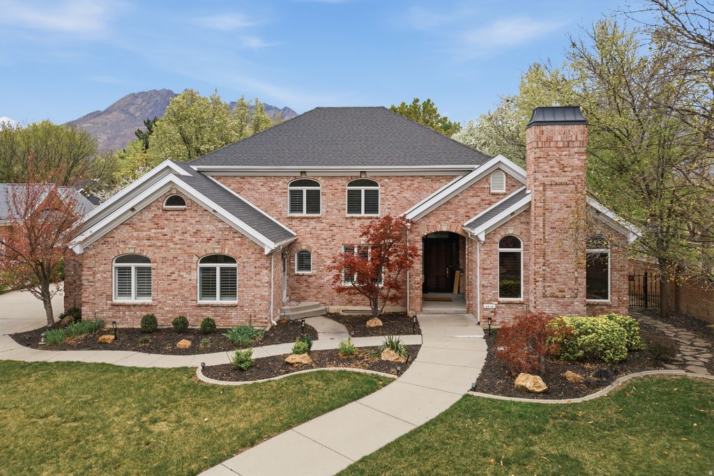 Photo of 6385 S SHENANDOAH PARK AVE E, Salt Lake City, UT 84121 (MLS # 2148011)