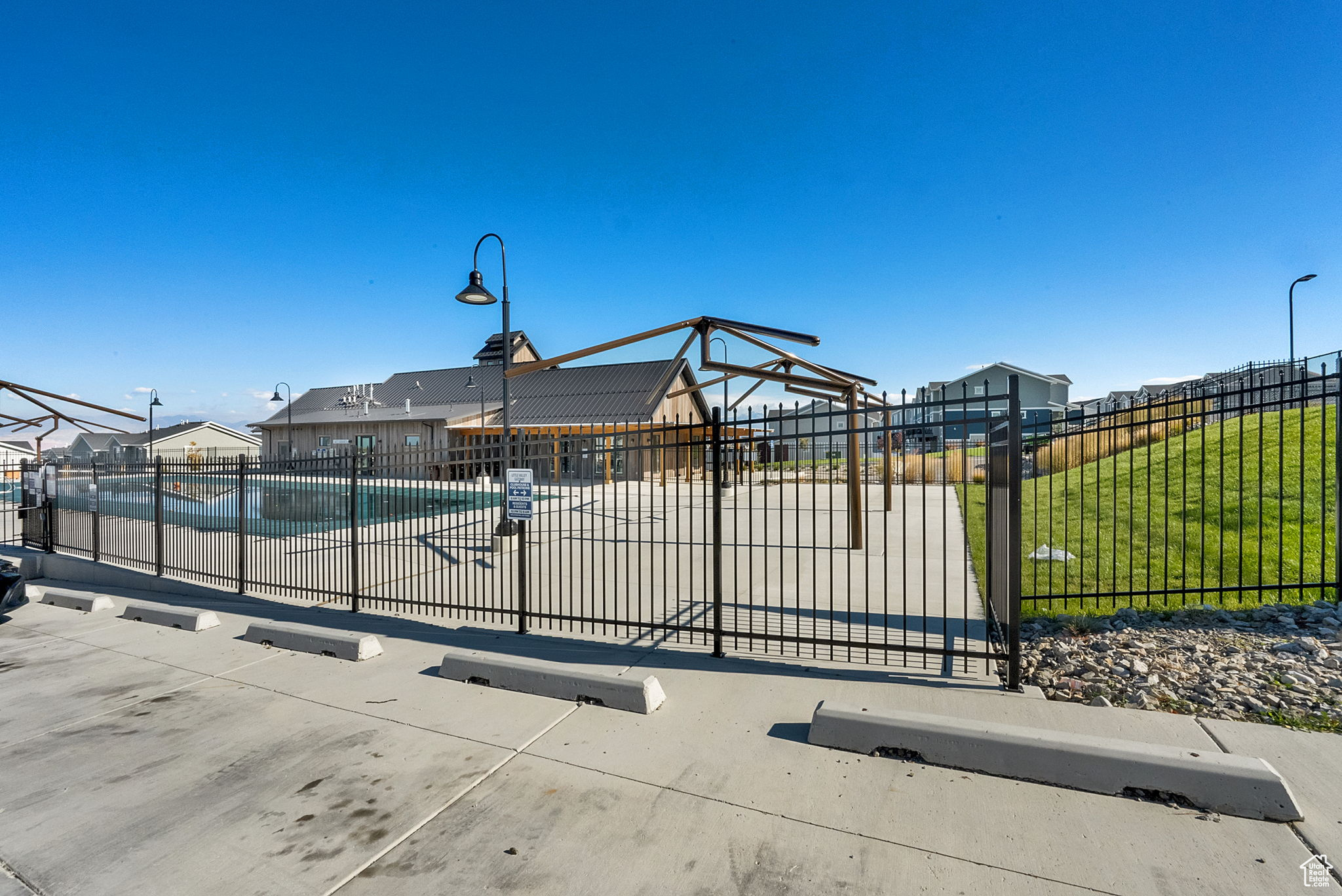 LITTLEVALLEYGATEWAY - Residential