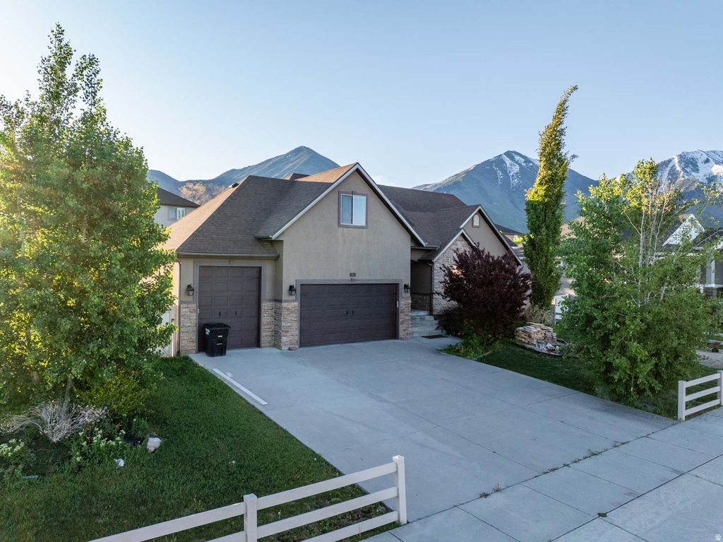 Photo of 384 N 710 E, Salem, UT 84653 (MLS # 2137011)