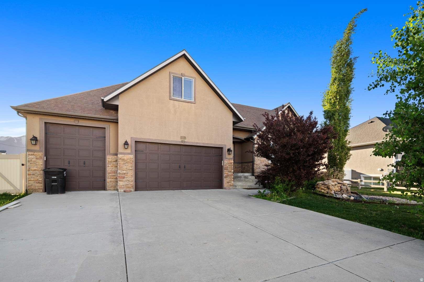 RANCH MEADOWS - Residential