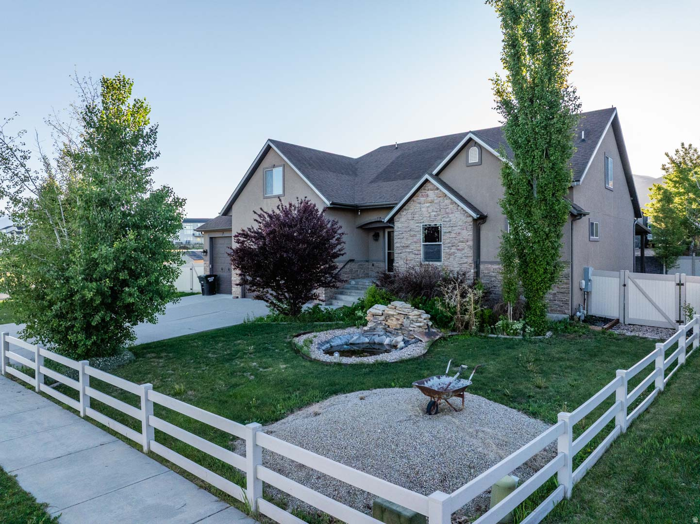 RANCH MEADOWS - Residential