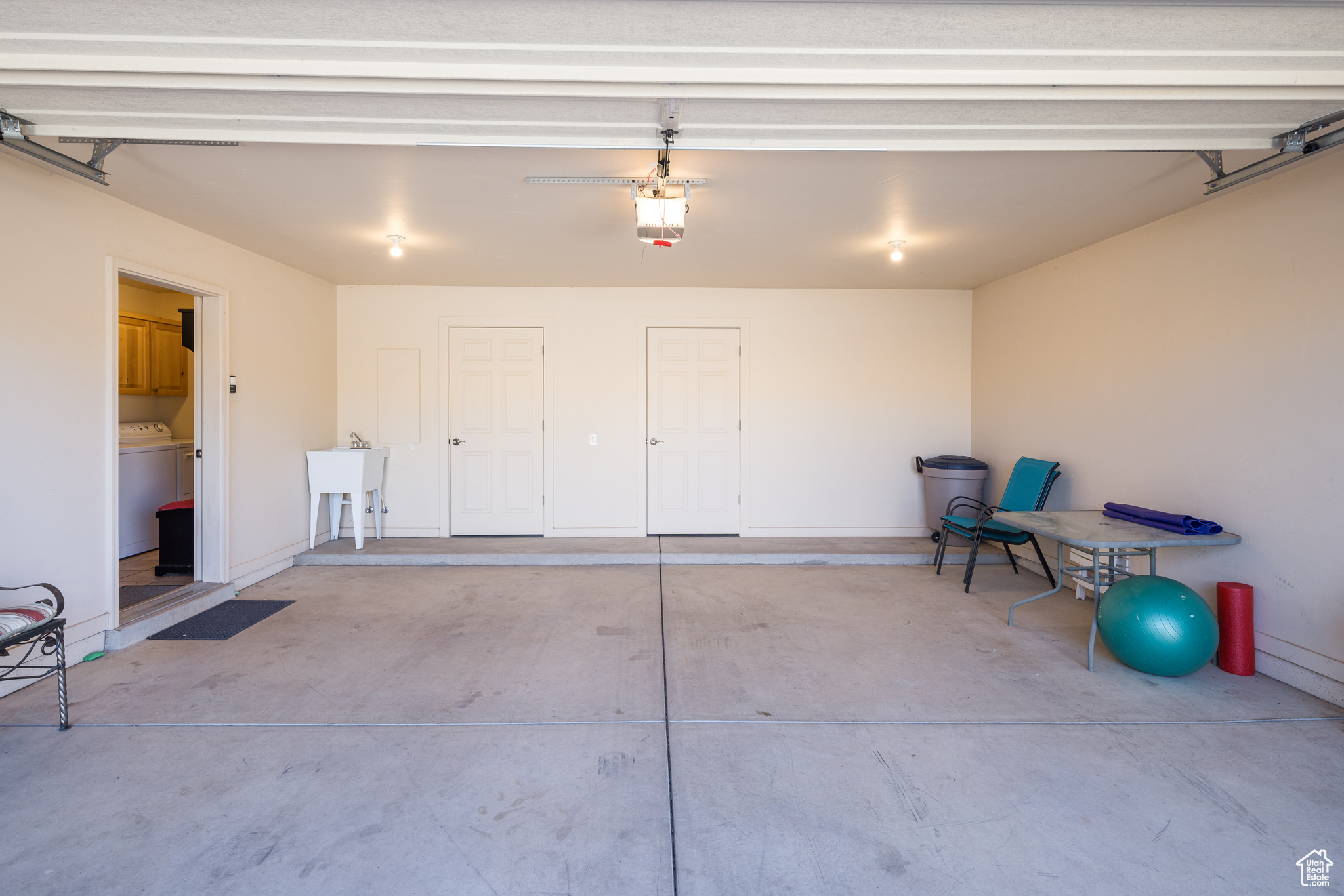 RIM VILLAGE TONWHOMES - Residential