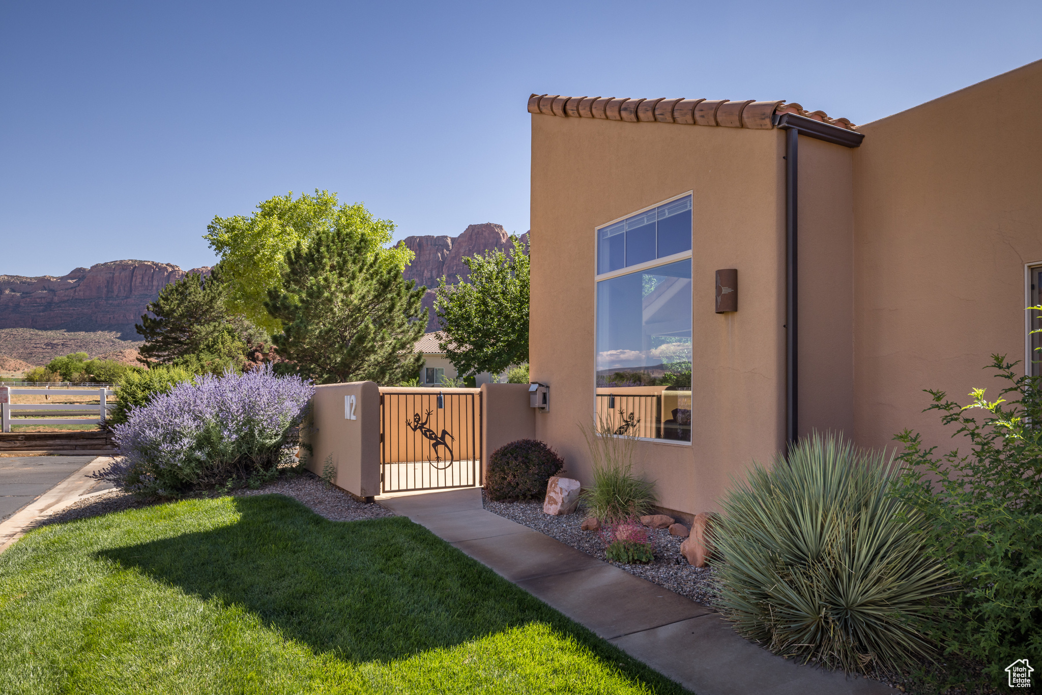 RIM VILLAGE TONWHOMES - Residential