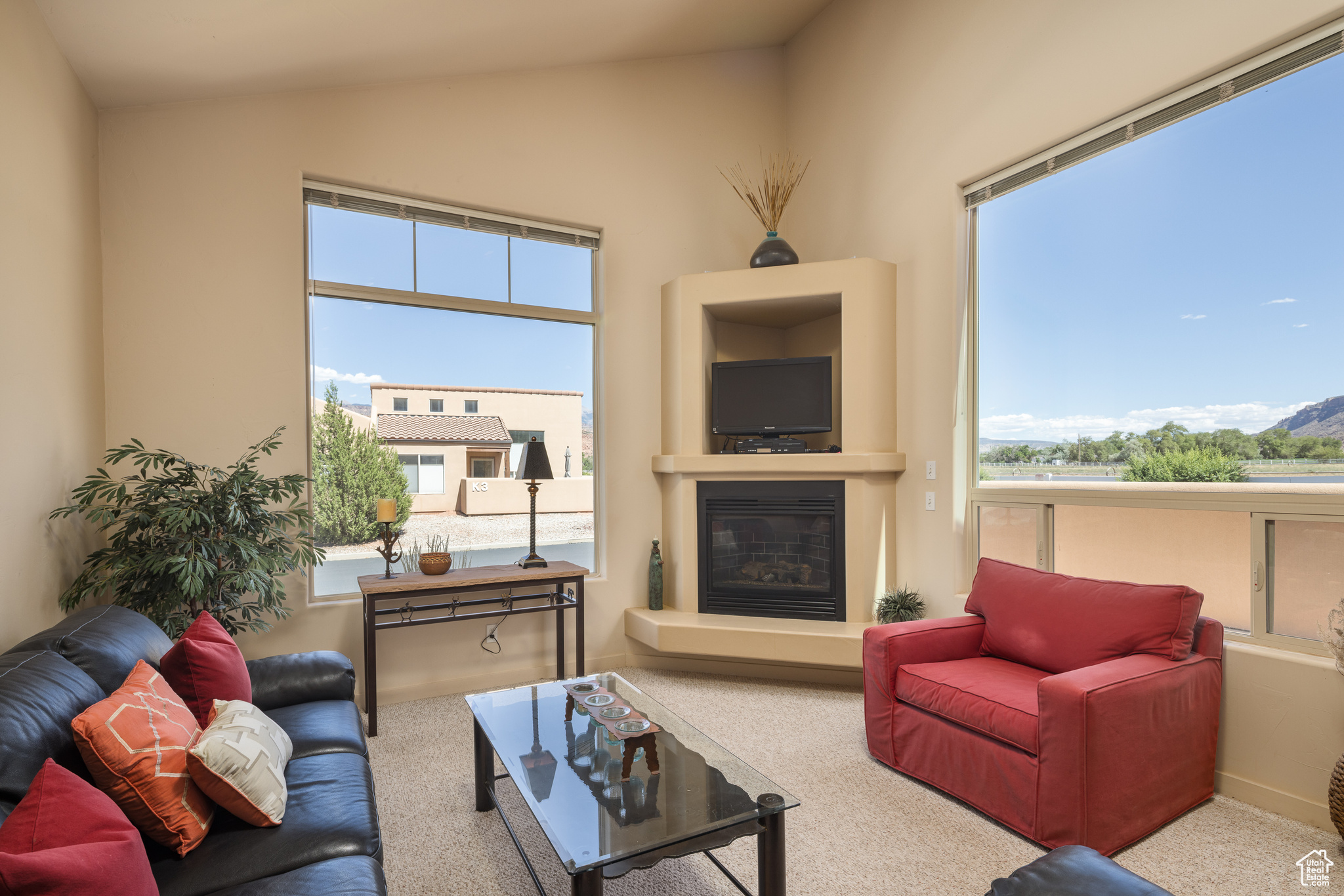 RIM VILLAGE TONWHOMES - Residential