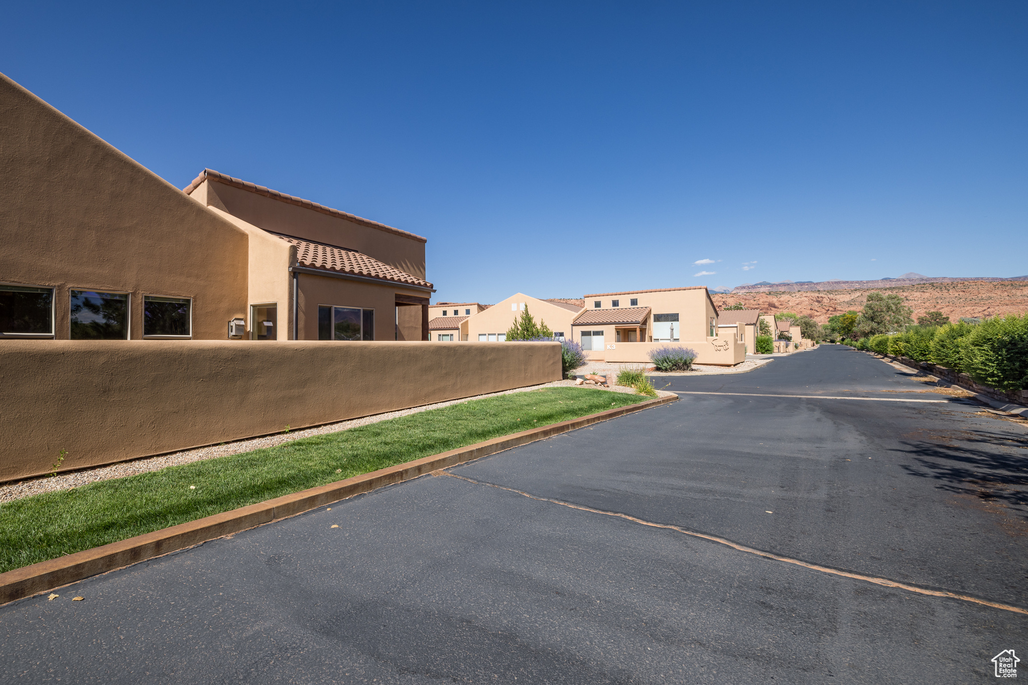 RIM VILLAGE TONWHOMES - Residential