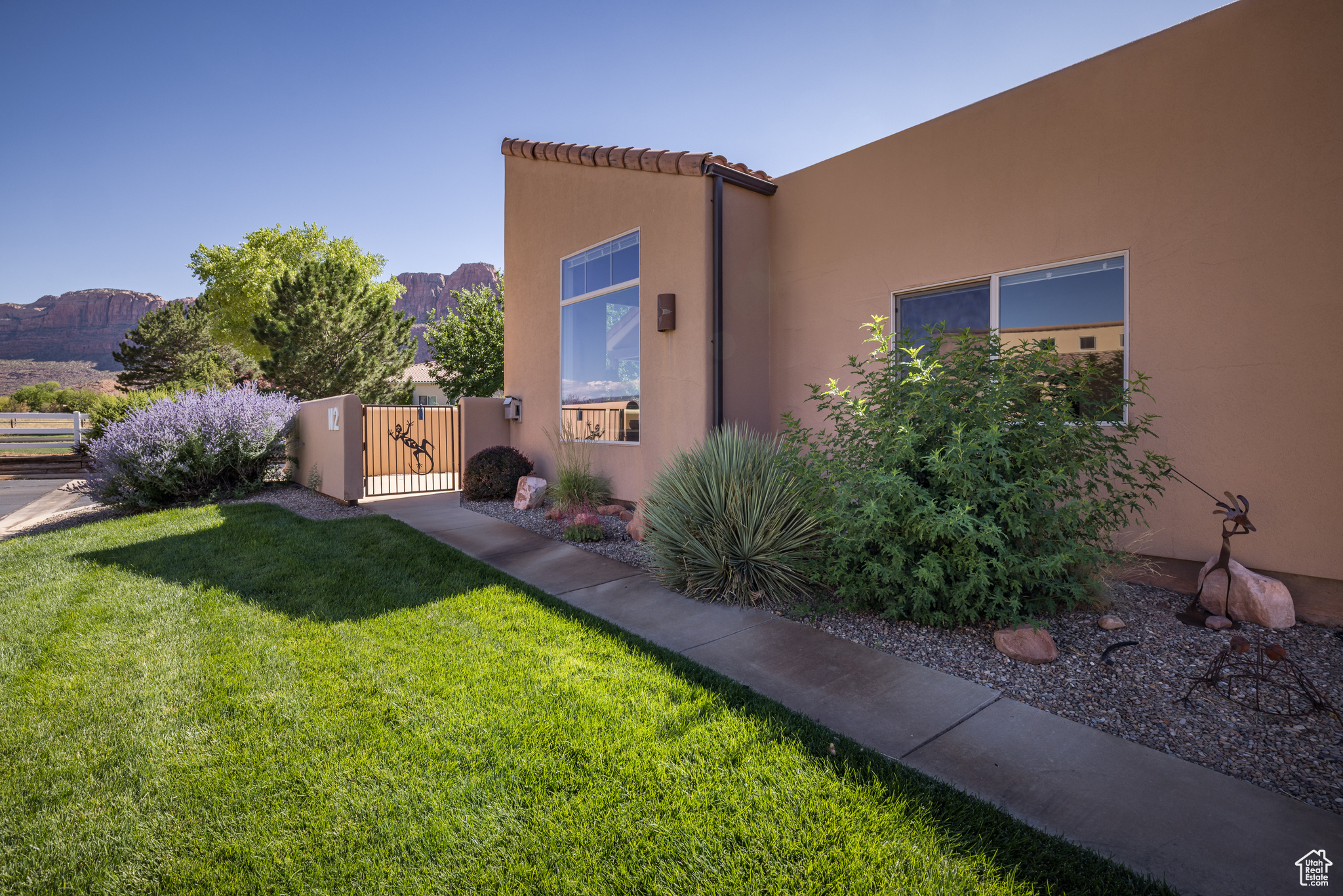 RIM VILLAGE TONWHOMES - Residential