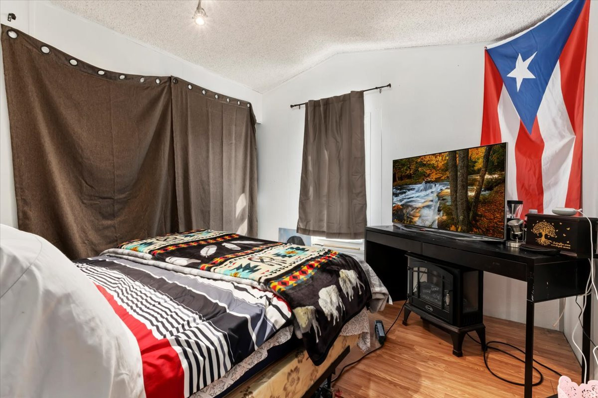 MOUNTAIN VIEW MOBILE HOME PARK - Residential