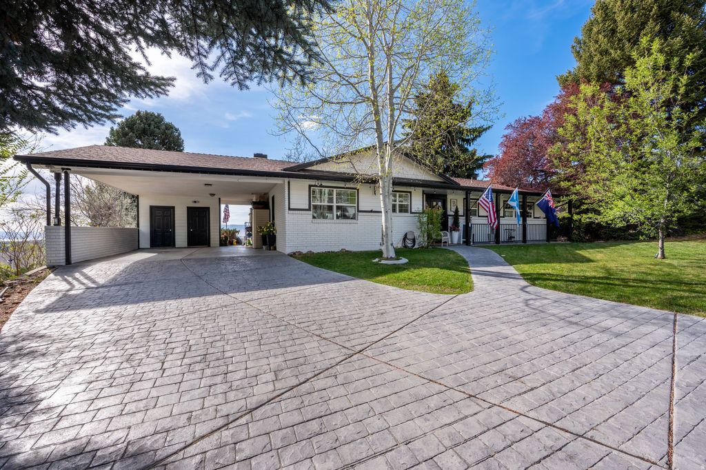 Photo of 3043 N BANNOCK DR E, Provo, UT 84604 (MLS # 2147109)