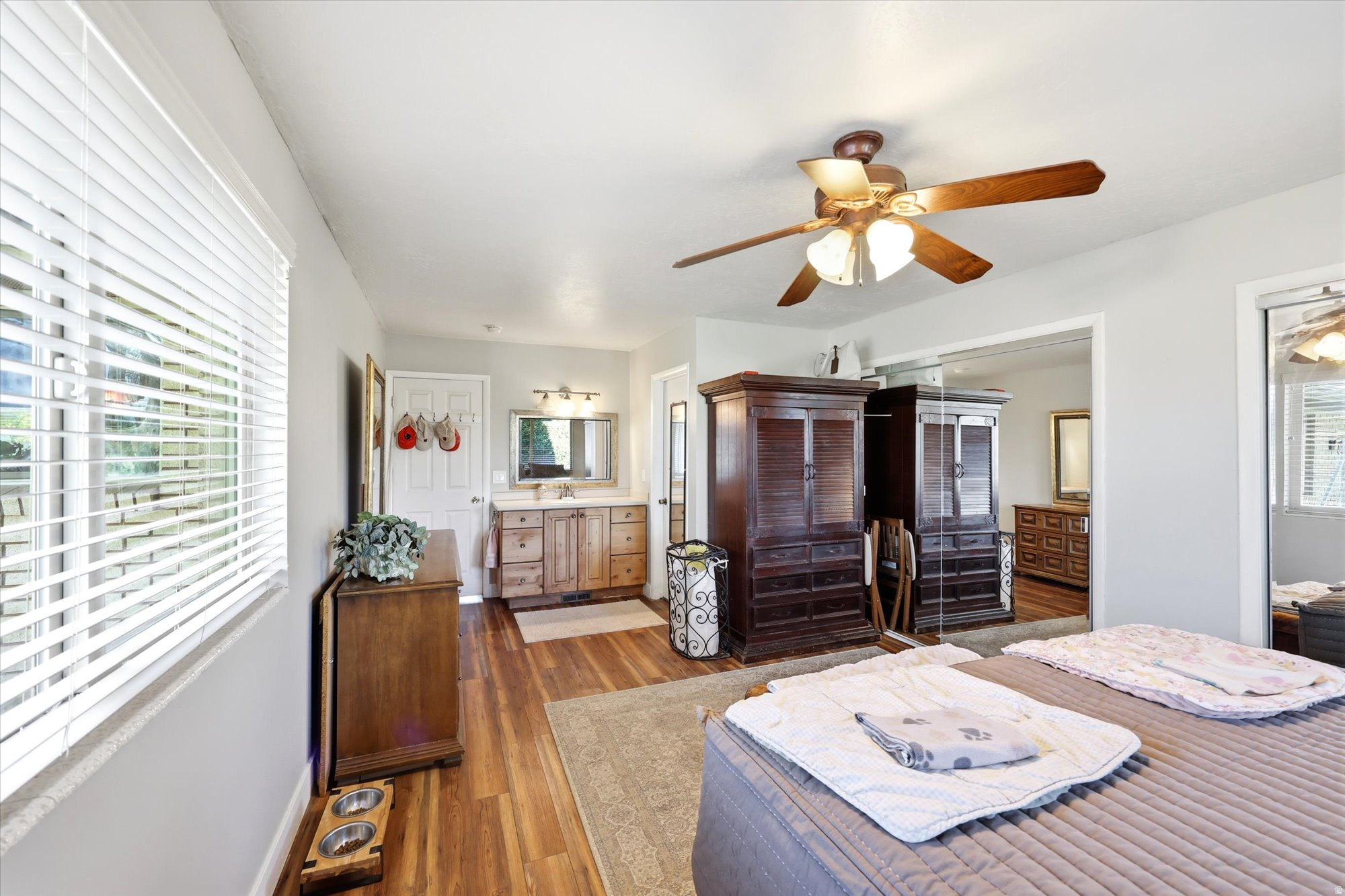CHATTEL ESTATES - Residential