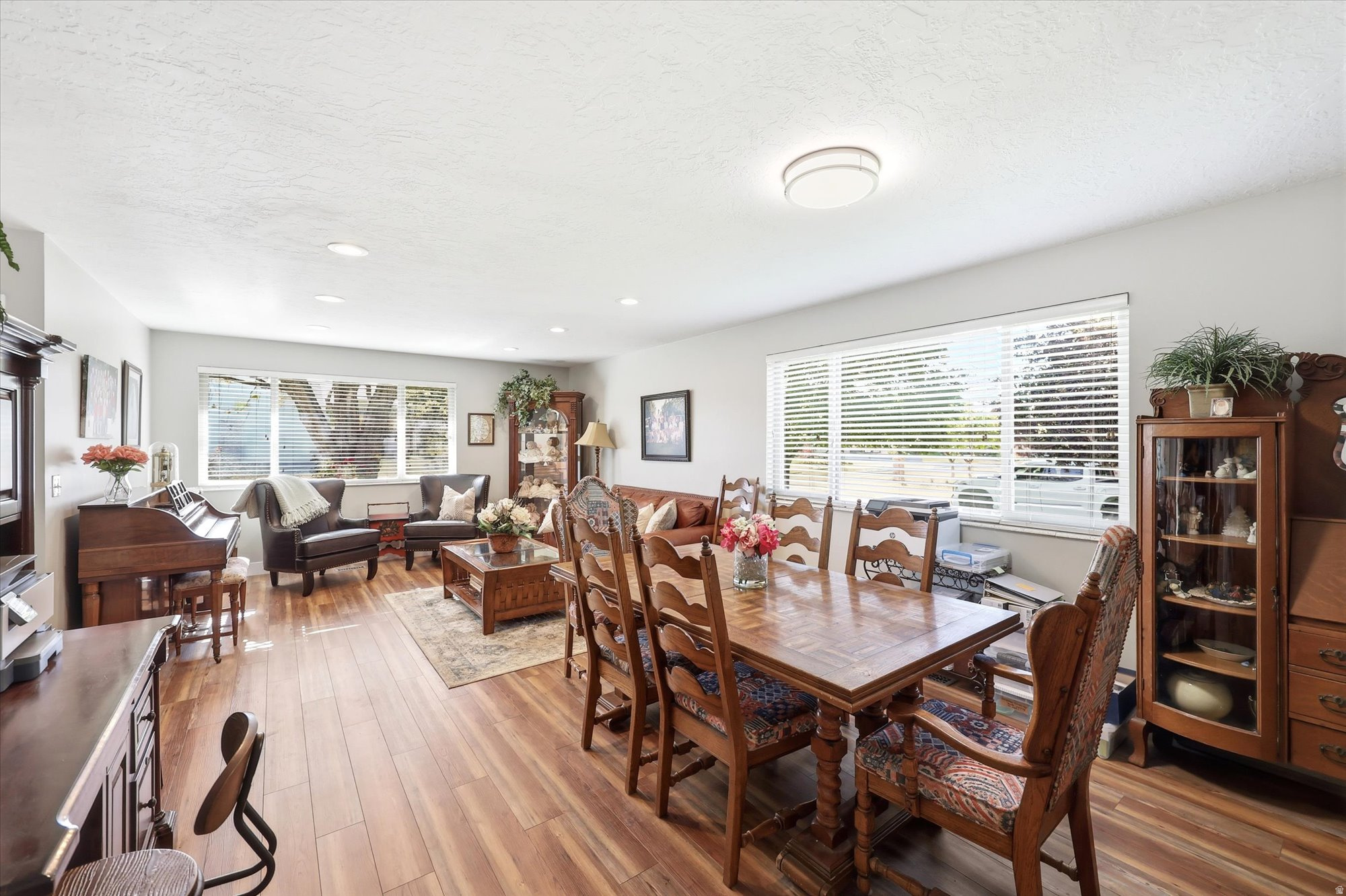 CHATTEL ESTATES - Residential