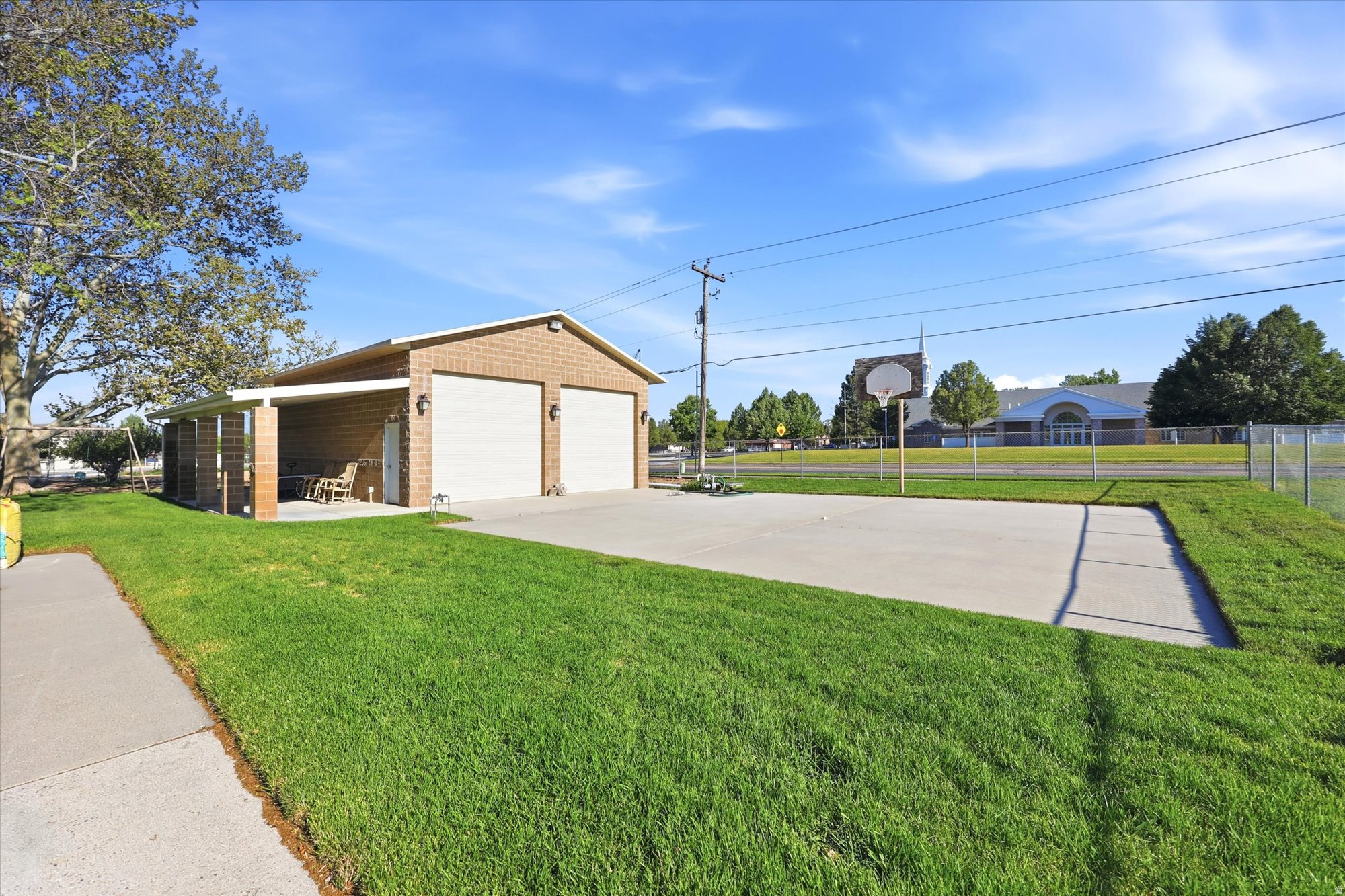 CHATTEL ESTATES - Residential
