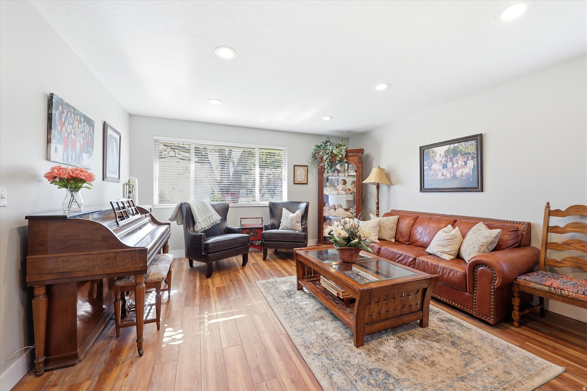 CHATTEL ESTATES - Residential
