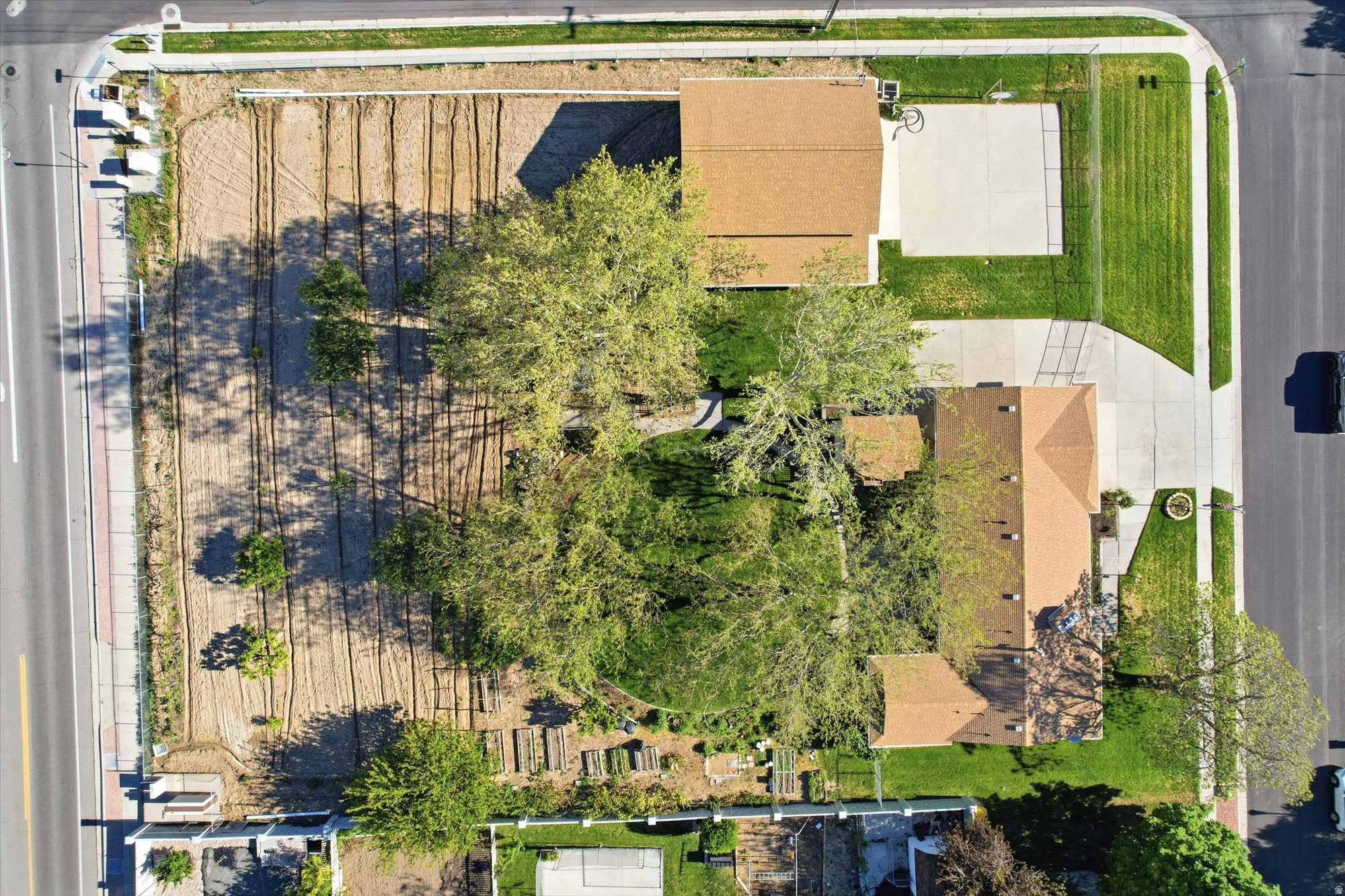 CHATTEL ESTATES - Residential