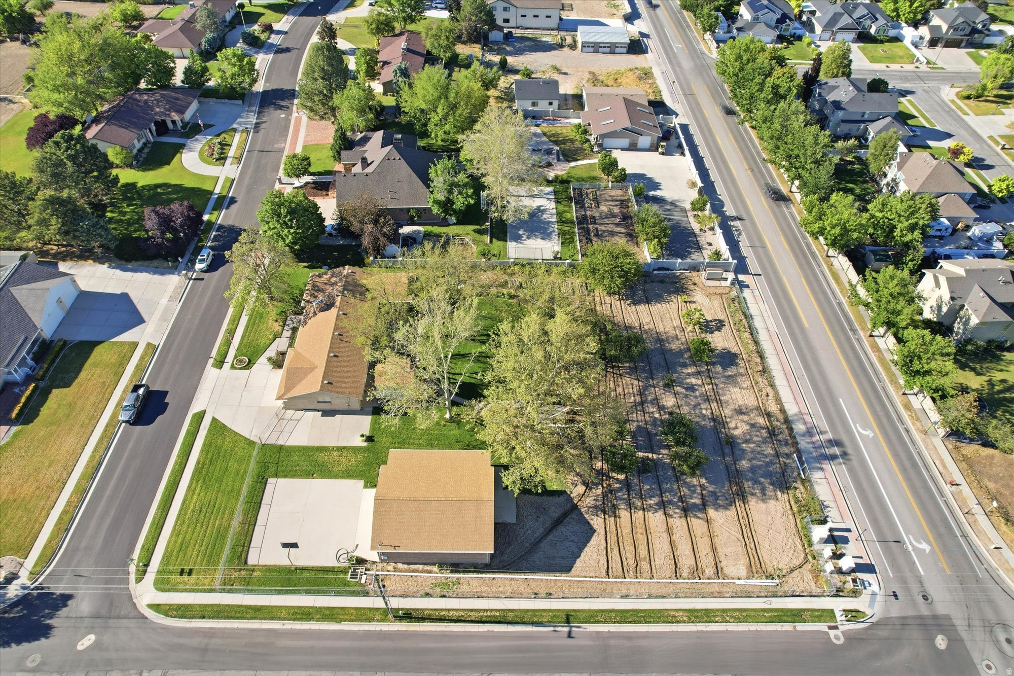 CHATTEL ESTATES - Residential