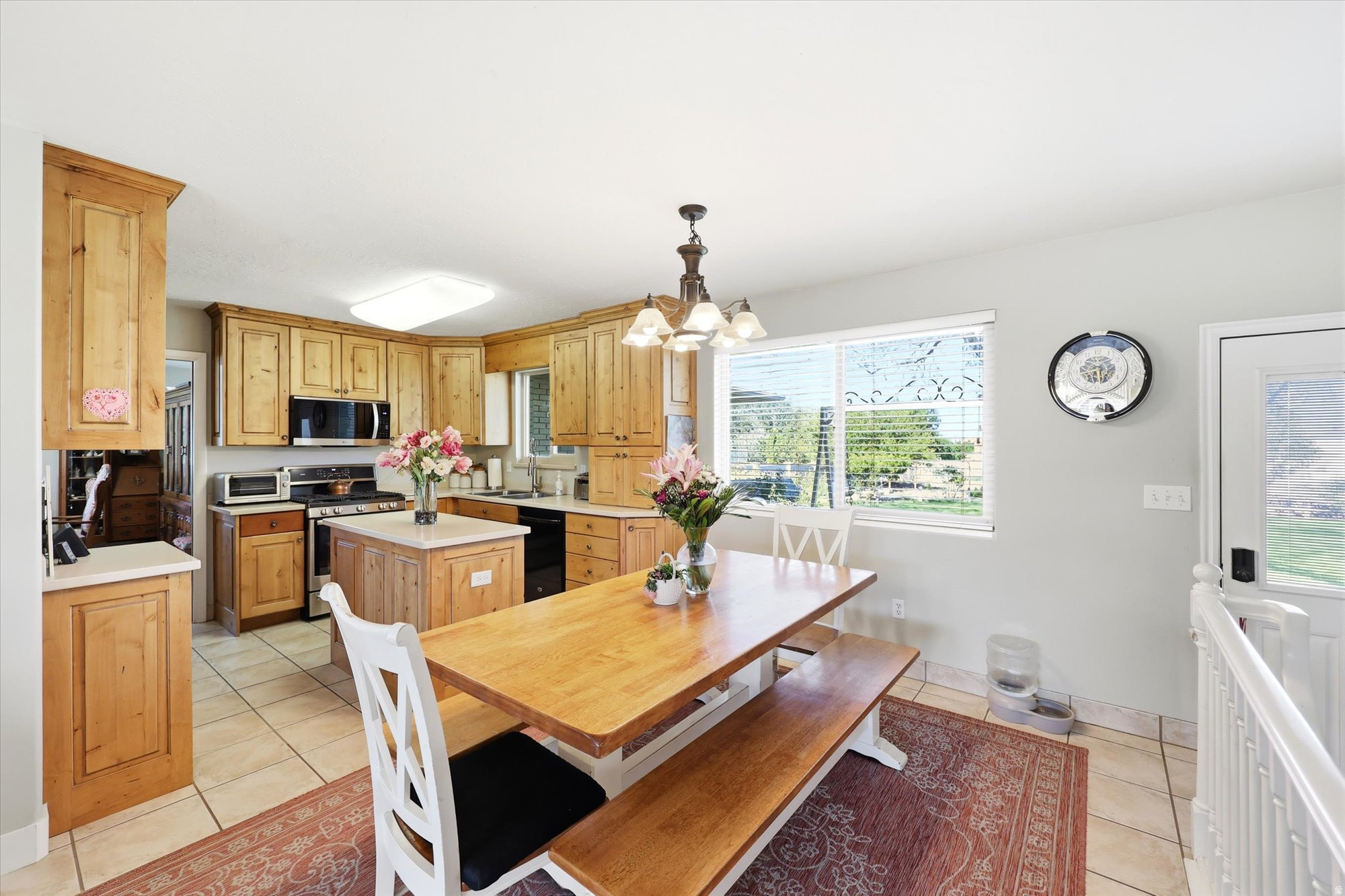 CHATTEL ESTATES - Residential