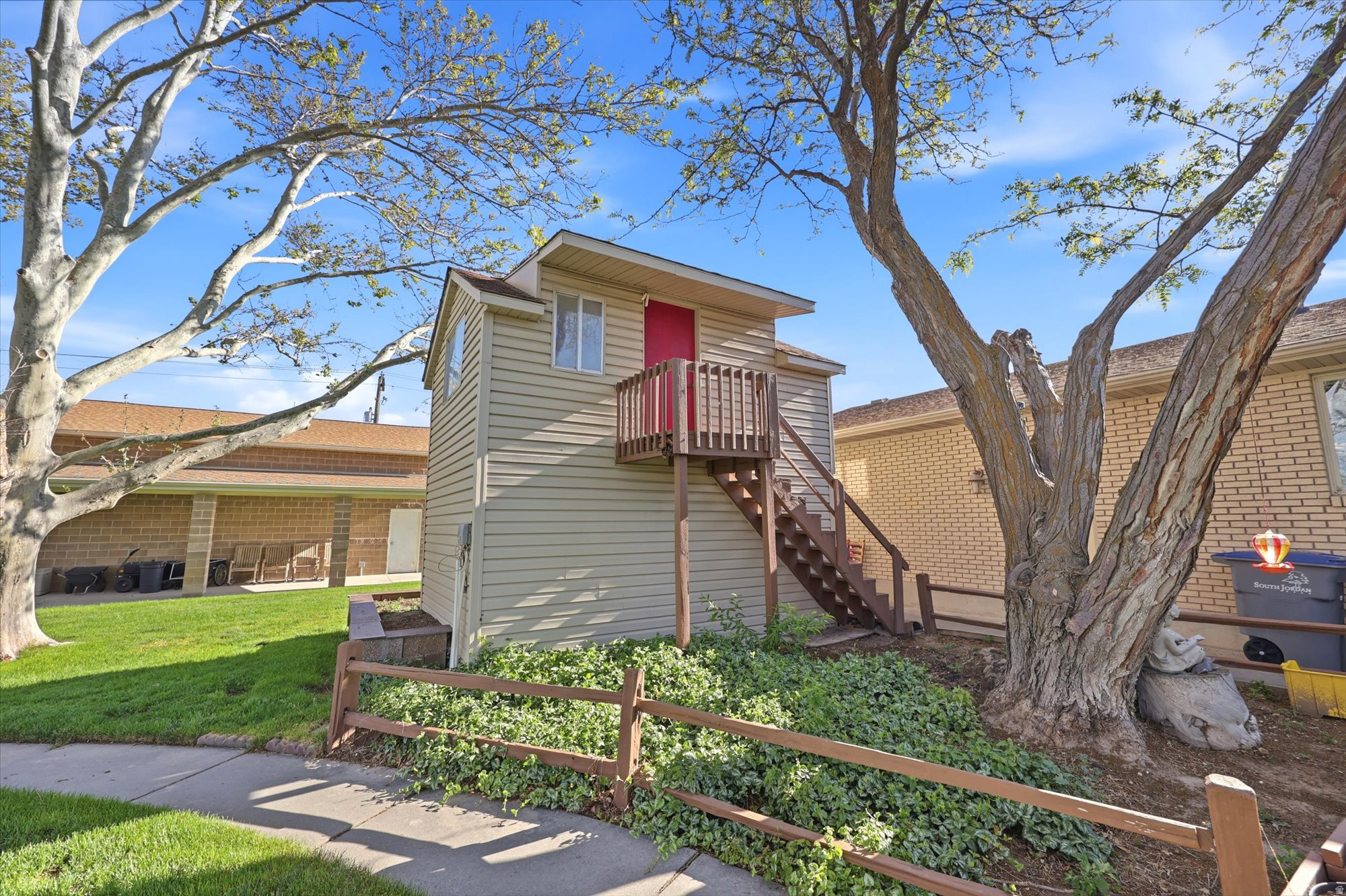 CHATTEL ESTATES - Residential