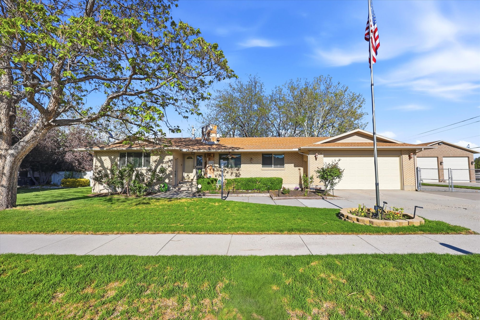 CHATTEL ESTATES - Residential