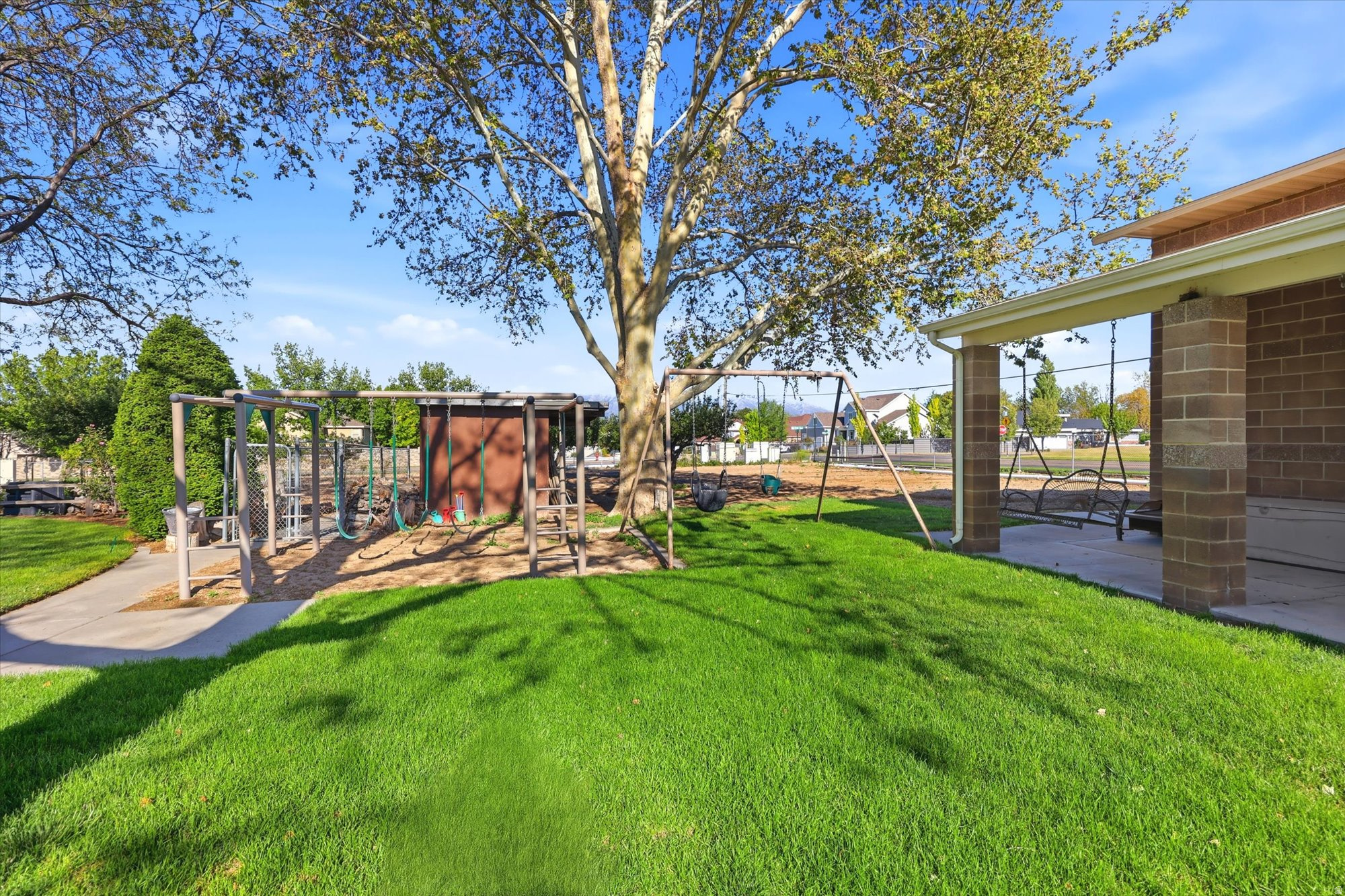 CHATTEL ESTATES - Residential