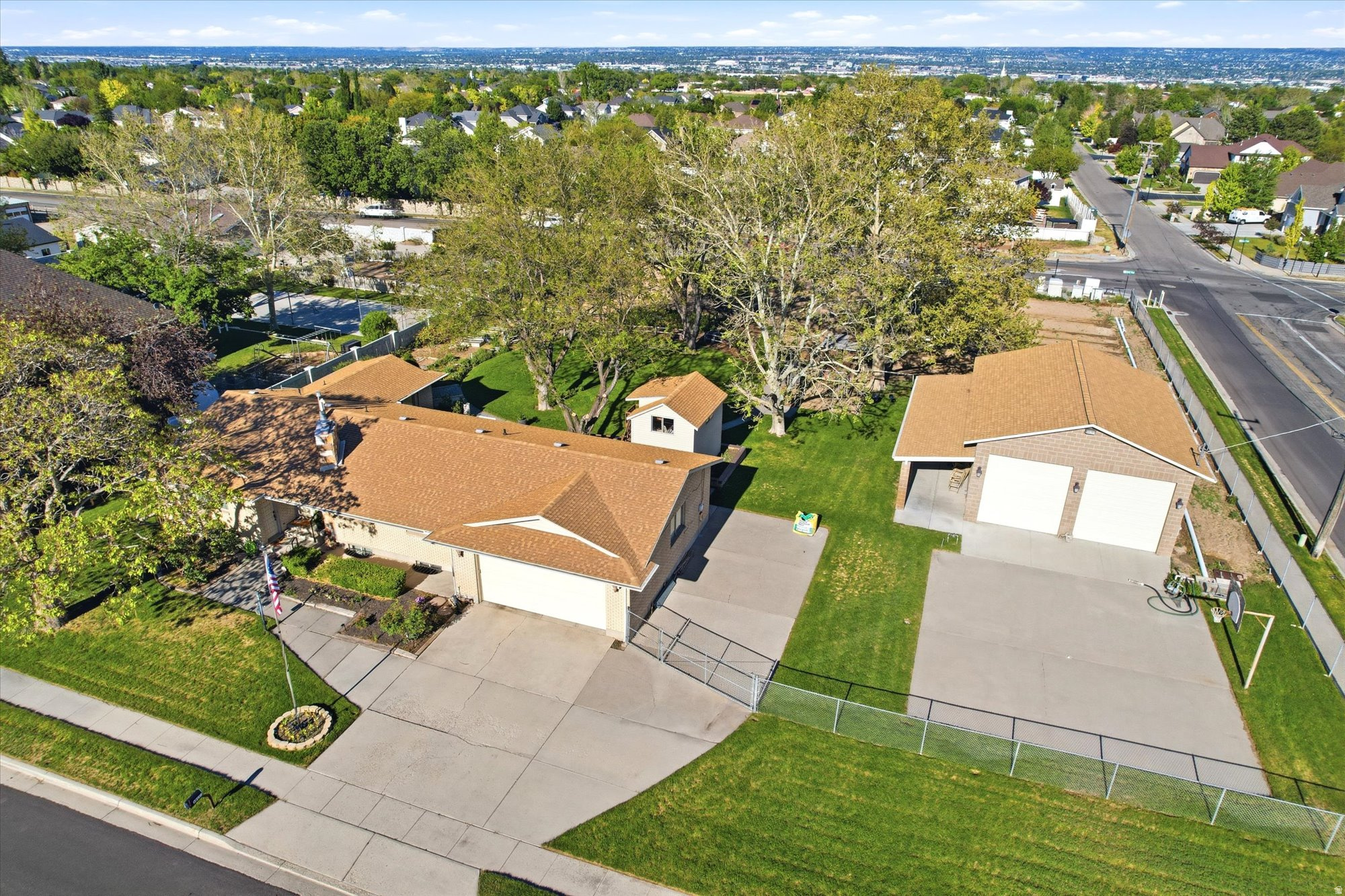 CHATTEL ESTATES - Residential