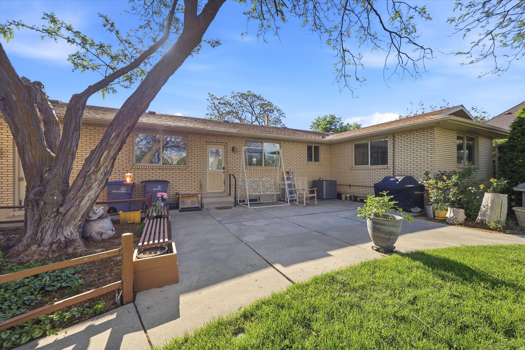 CHATTEL ESTATES - Residential