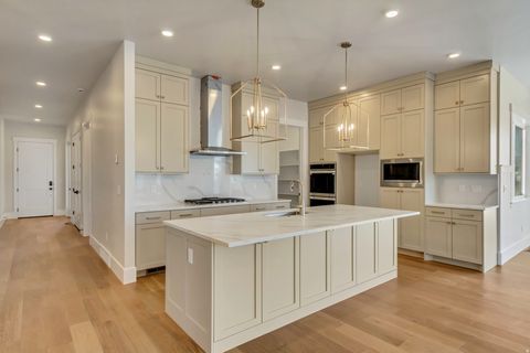 Tiny photo for 261 E CONCORD FARM LN #6, Draper, UT 84020 (MLS # 2127172)