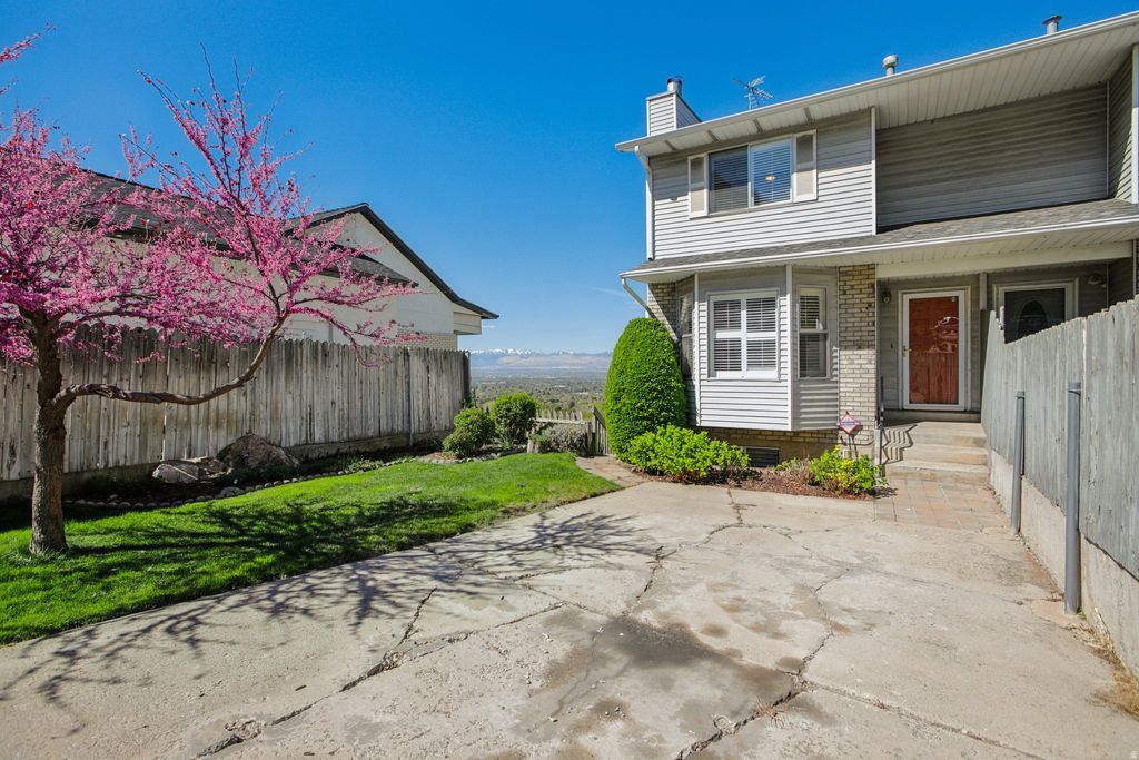 Photo of 3073 E STRATTON DR S, Holladay, UT 84117 (MLS # 2149136)