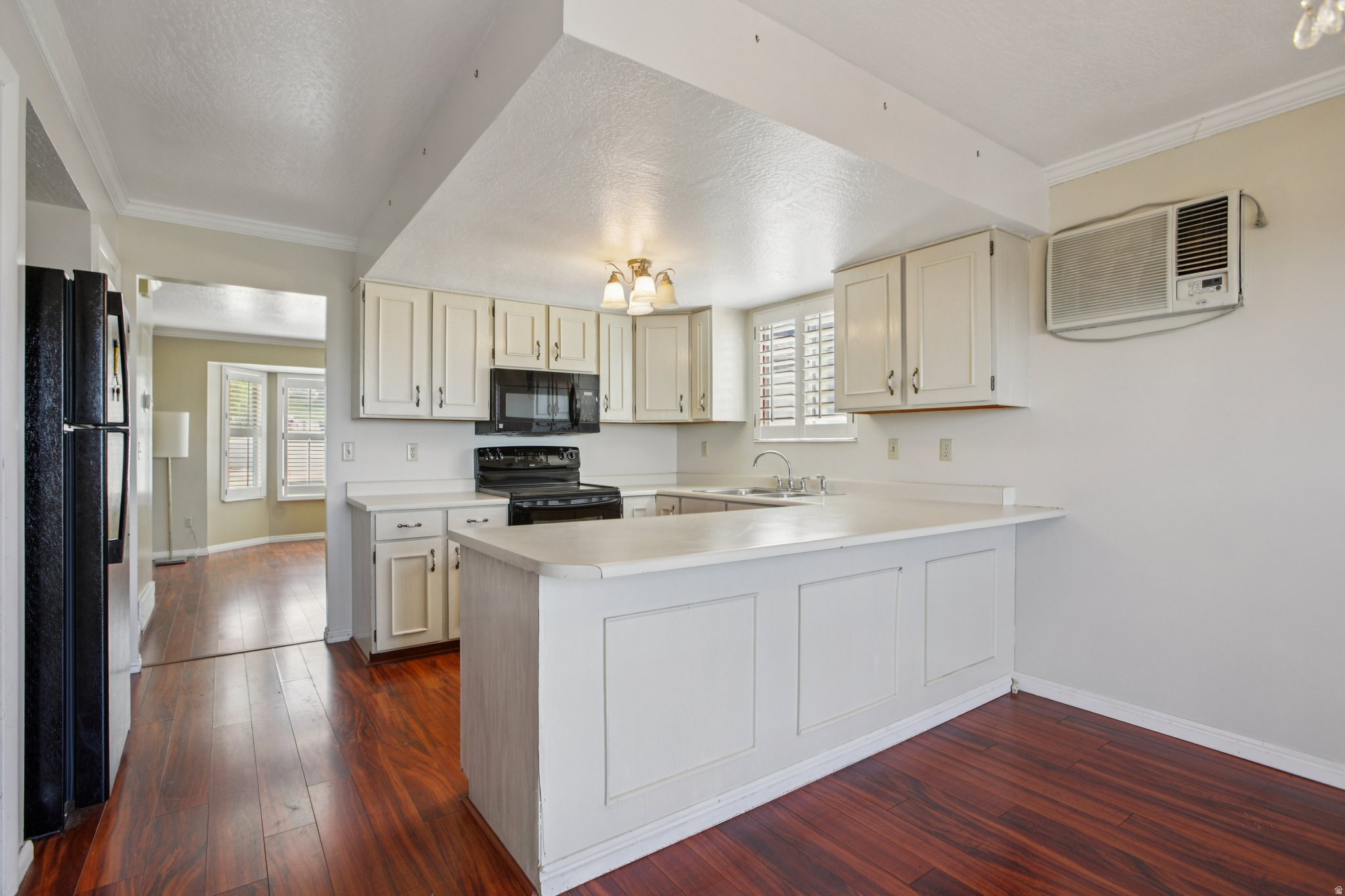 HOLLADAY EAST - Residential