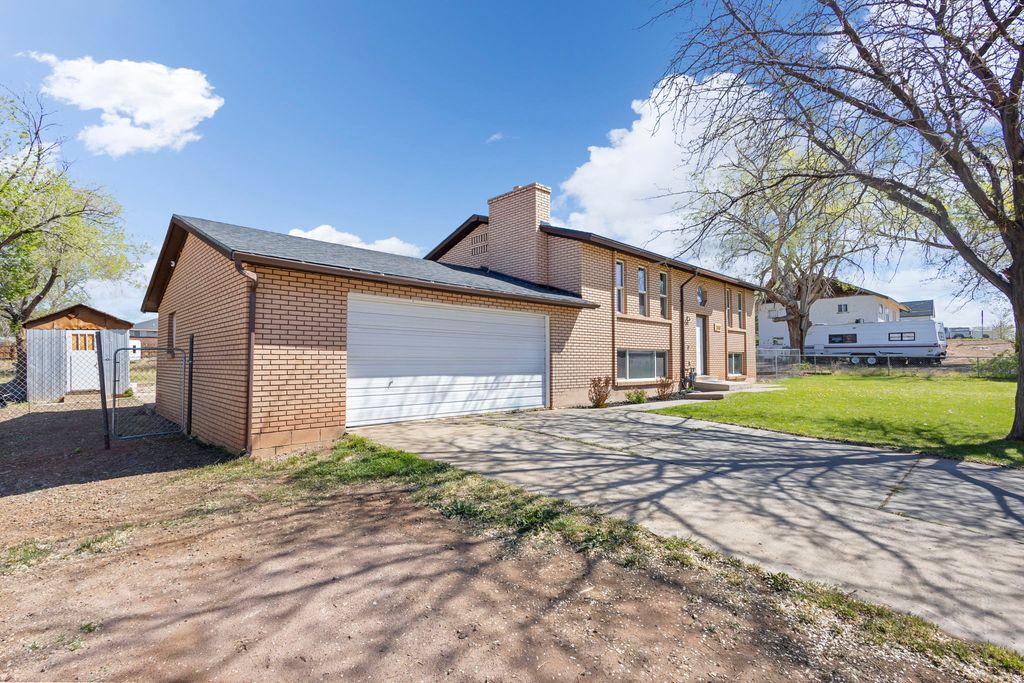 Photo of 244 W 100 N, Roosevelt, UT 84066 (MLS # 2152314)