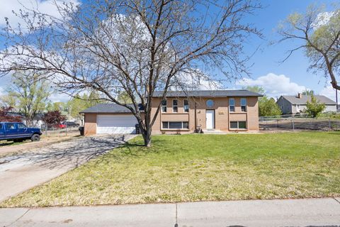 Photo of 244 W 100 N, Roosevelt, UT 84066 (MLS # 2152314)