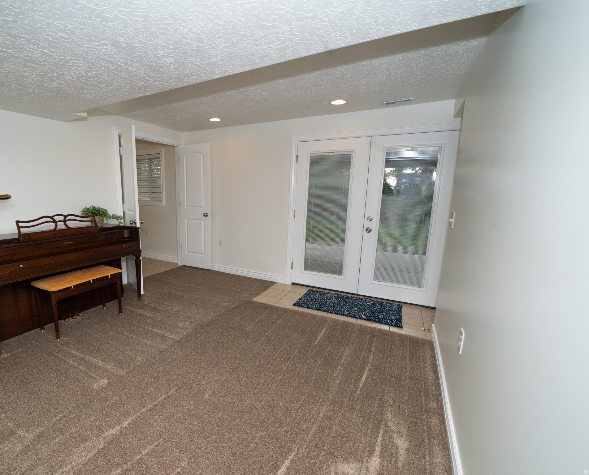 WHITE CITY - Residential