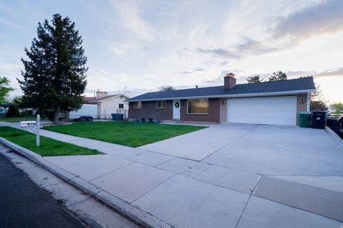 Tiny photo for 9718 S 1210 E, Sandy, UT 84094 (MLS # 2151325)