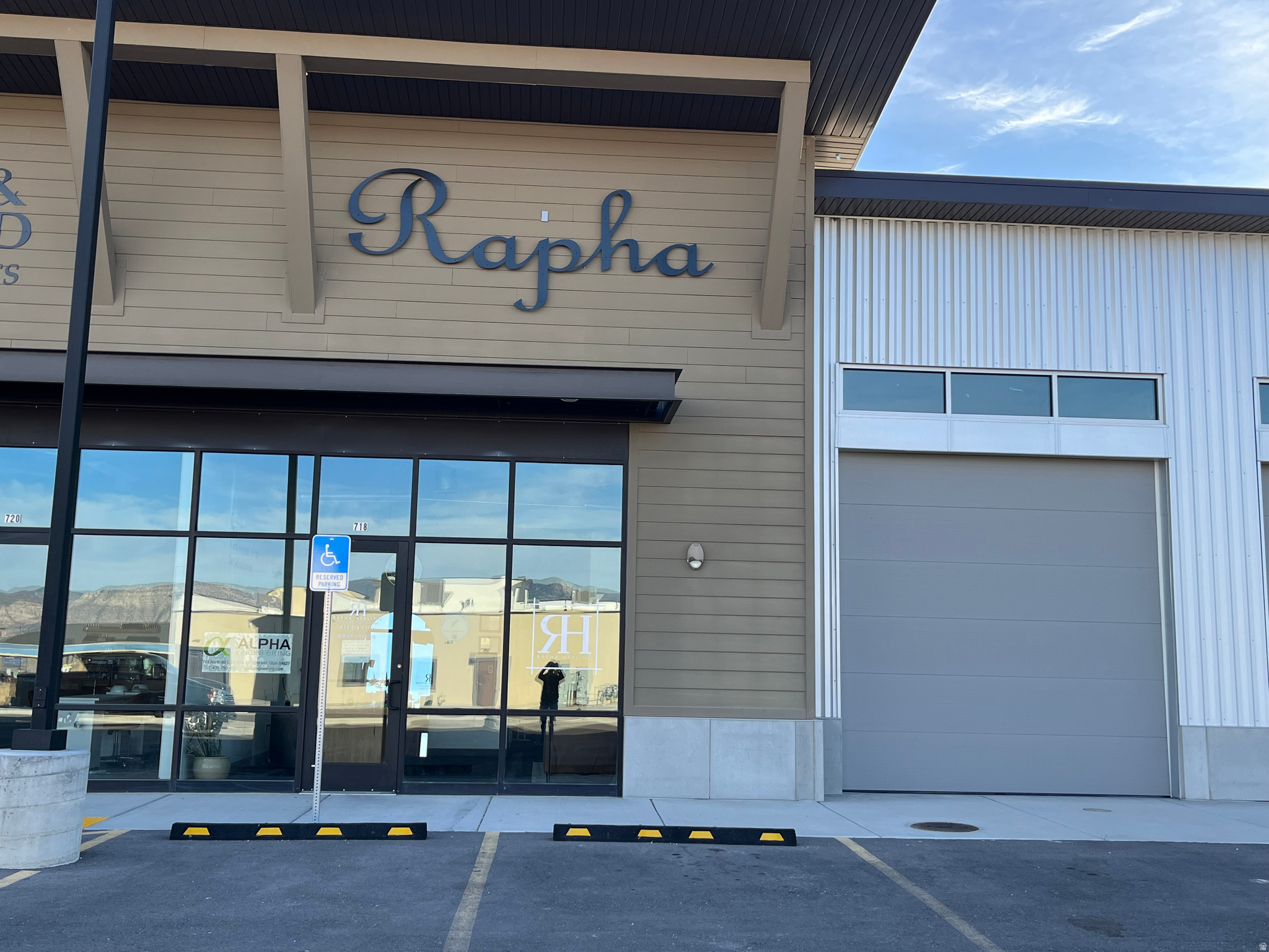 WAKARA POINT - Commercial Lease