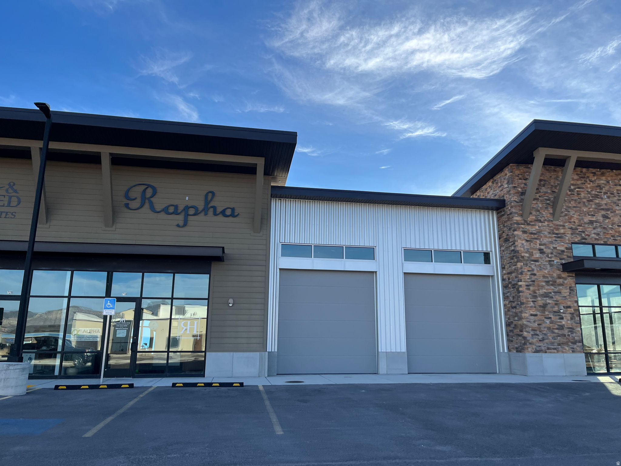 WAKARA POINT - Commercial Lease