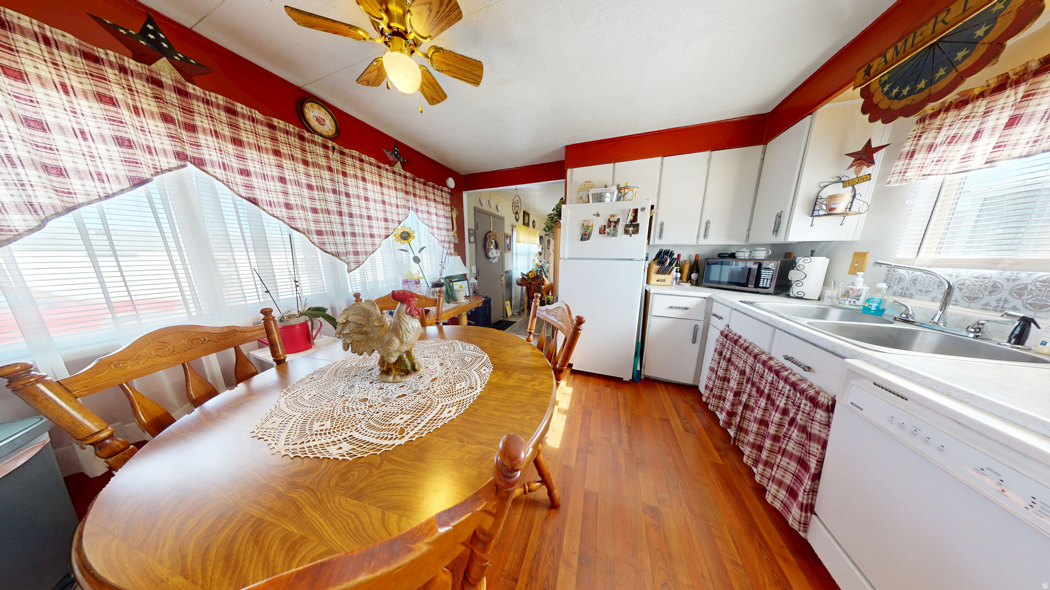 LILA CANYON - Residential