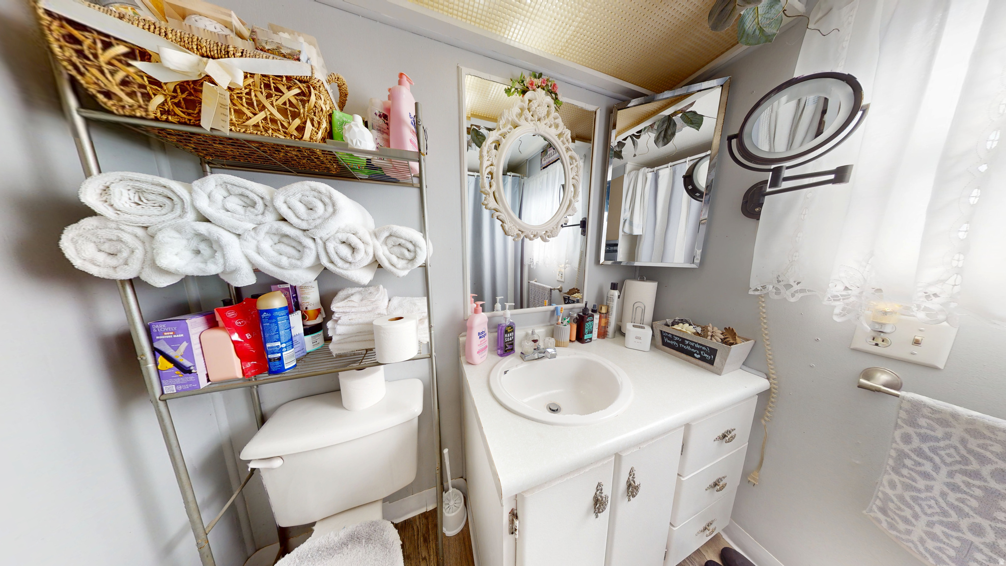 LILA CANYON - Residential