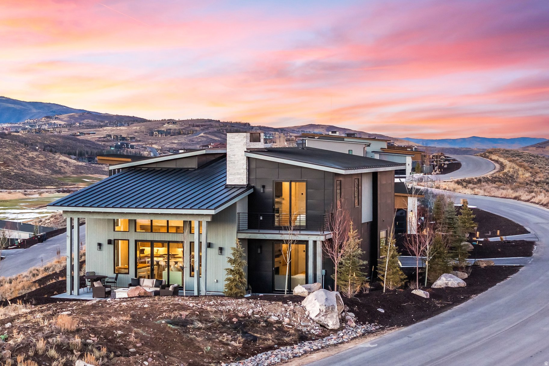 PROMONTORY VILLAS AT VISTA POINT - Residential