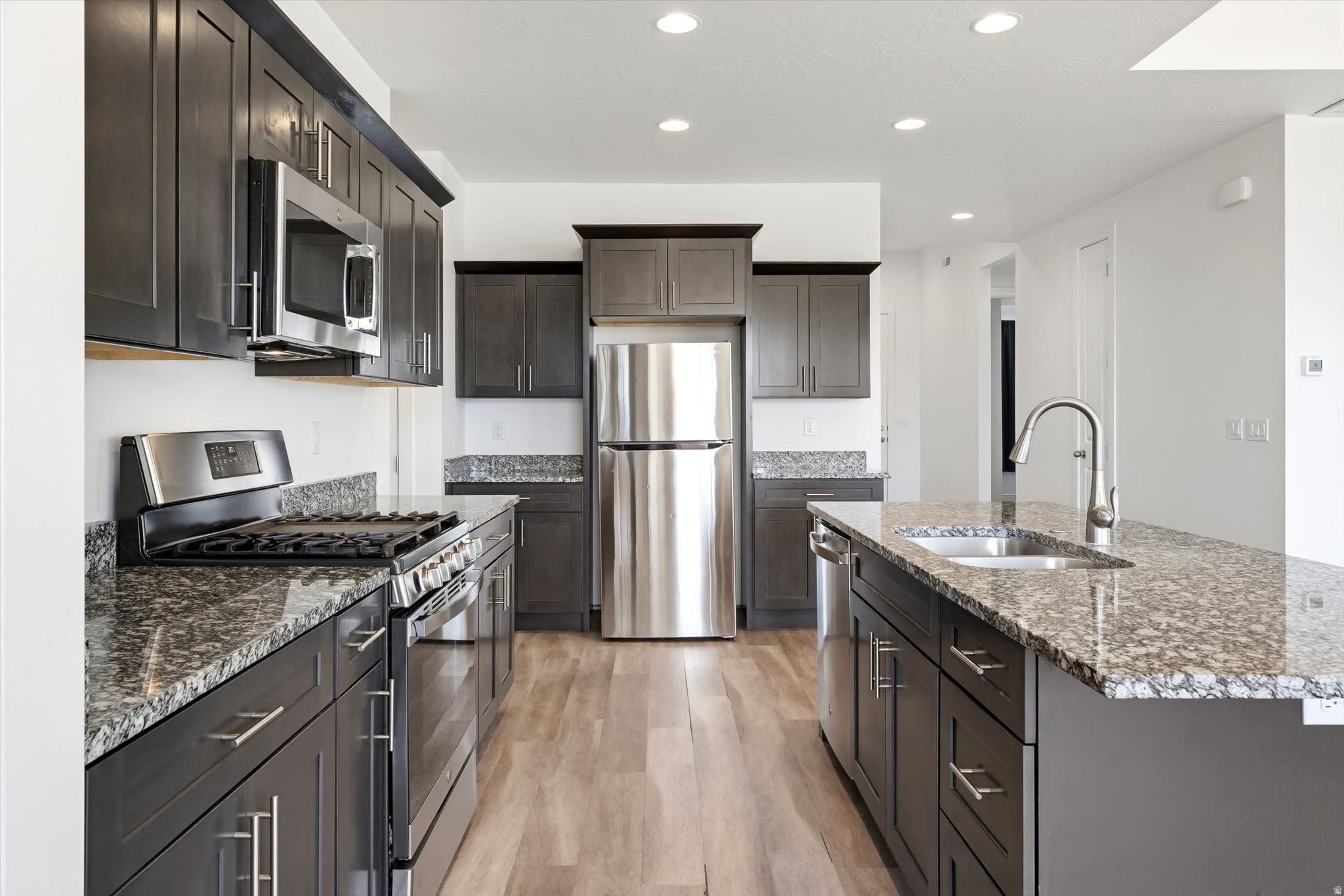 PAINTED SANDS PH 1 - Residential