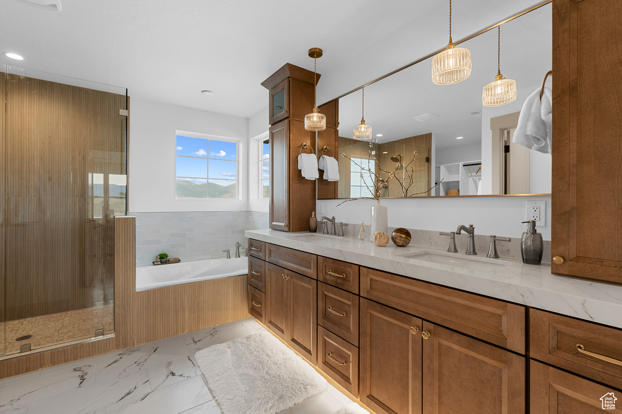 WEST RIDGE ESTATES - Residential