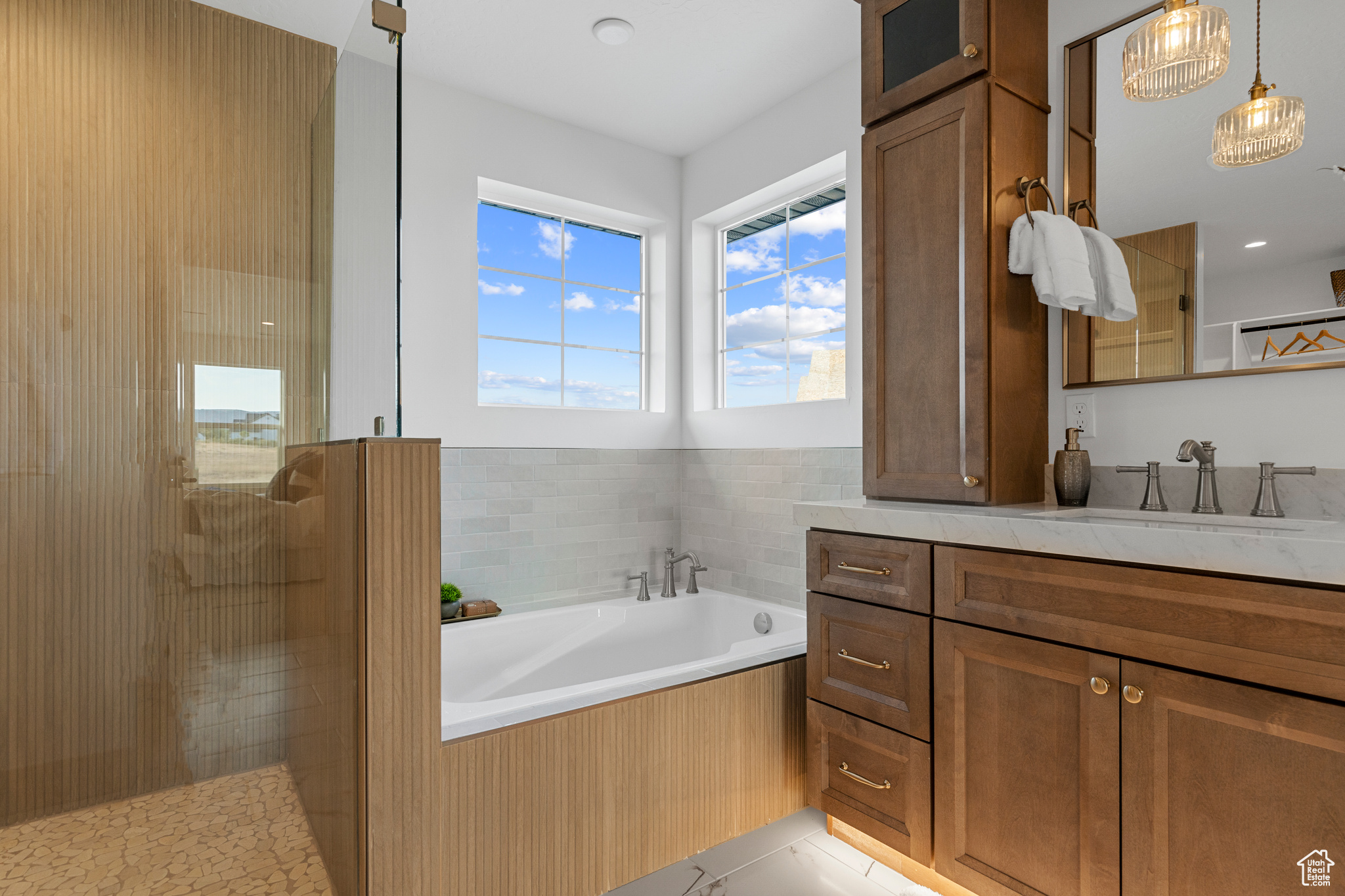 WEST RIDGE ESTATES - Residential