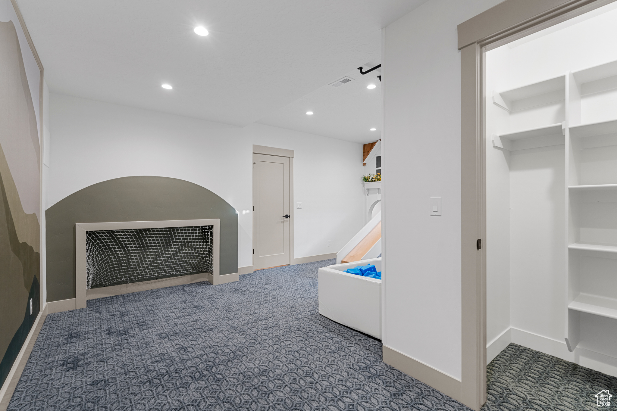 WEST RIDGE ESTATES - Residential